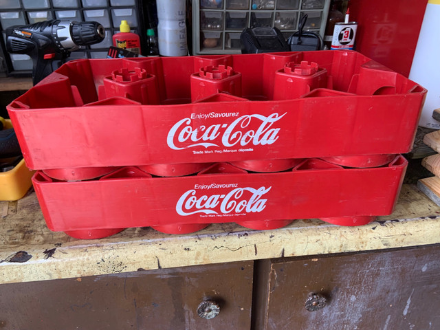Coca Cola 2 litre plastic tray (2 total) in Arts & Collectibles in Oshawa / Durham Region - Image 3