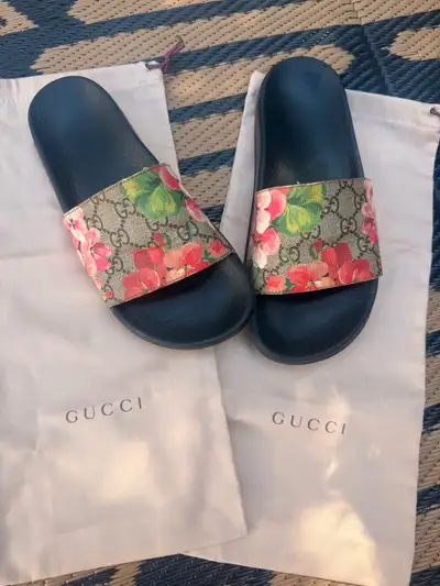  RARE DISCONTINUED GUCCI GG SUPREME “BLOOM” SLIDES , View more