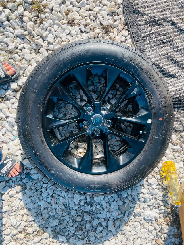 jeep 5 tires and rims in Cars & Trucks in Mississauga / Peel Region - Image 2