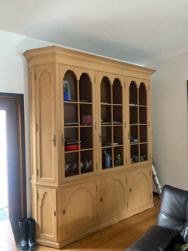 China cabinet  in Hutches & Display Cabinets in Thunder Bay