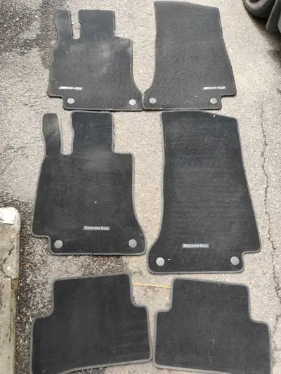 Tapis d'été Mercedes-Benz C300 2014-2021 2 Tapis avant AMG 2 Tapis avant MB 2 Tapis arrière MB