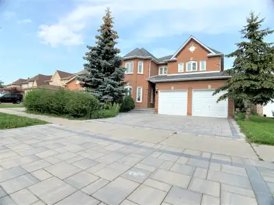 Beautiful 2ND Floor Single Room For Rent