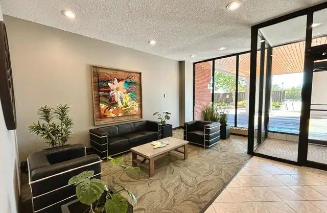 Main Floor Condo63683039577603121