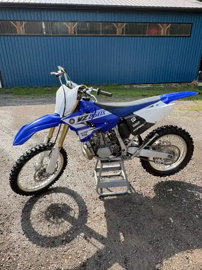 Great bike Has full FMF Exhaust Rental Fatbars Only 4.5 hrs since rebuild! Needs nothing but a rider...