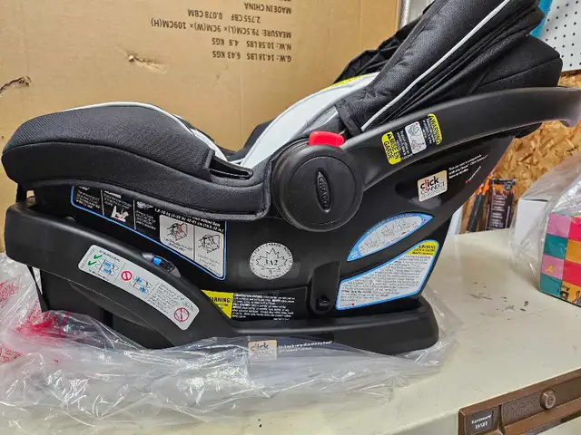 Graco SnugRide 35 Infant Car Seat in Strollers, Carriers & Car Seats in Mississauga / Peel Region - Image 5