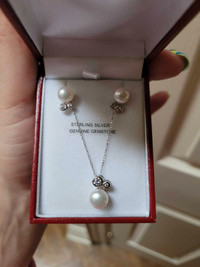 Sterling silver fresh water pearl necklace and earrings set
