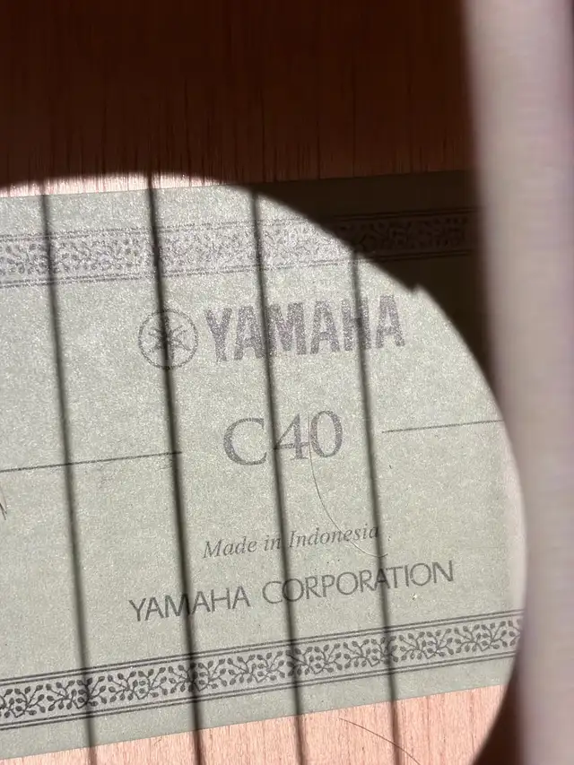 Guitare classique Yamaha C40 in Guitars in City of Montréal - Image 6