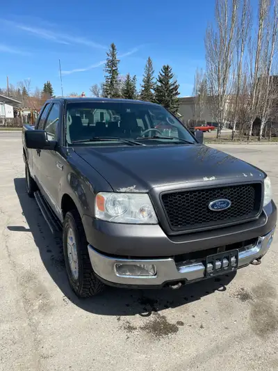 Low 159km, Good winter tires, newer battery, good windshield, cold AC, 4x4 works, runs and drives go...