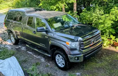 Powerful and reliable 2017 Toyota Tundra SR5 Plus with the sought-after 5.7L V8 engine and Double Ca...