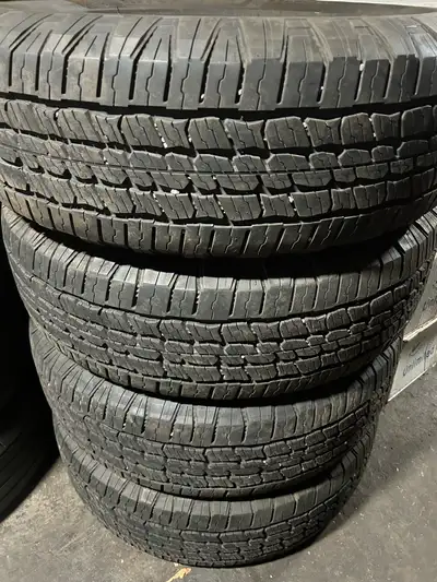 firm price ! was on a toyota tundra 2024 michelin LTX all season tires size : 265 70 18 dot : 4523 l...