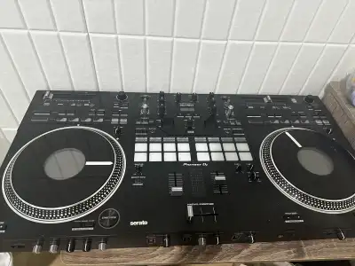 Pioneer DJ DDJ-REV7, View more