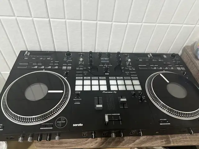 Pioneer DJ DDJ-REV7 in Performance & DJ Equipment in City of Toronto - Image 2