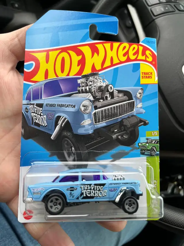 2023 Hot Wheels Tri Five Terror Blue Chevy ‘57 1957 in Arts & Collectibles in City of Montréal - Image 2
