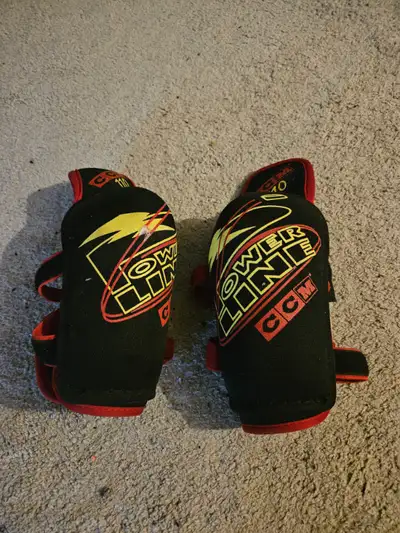 CCM 110 Powerline Hockey Elbow Pads, Adult Medium, Like New, View more