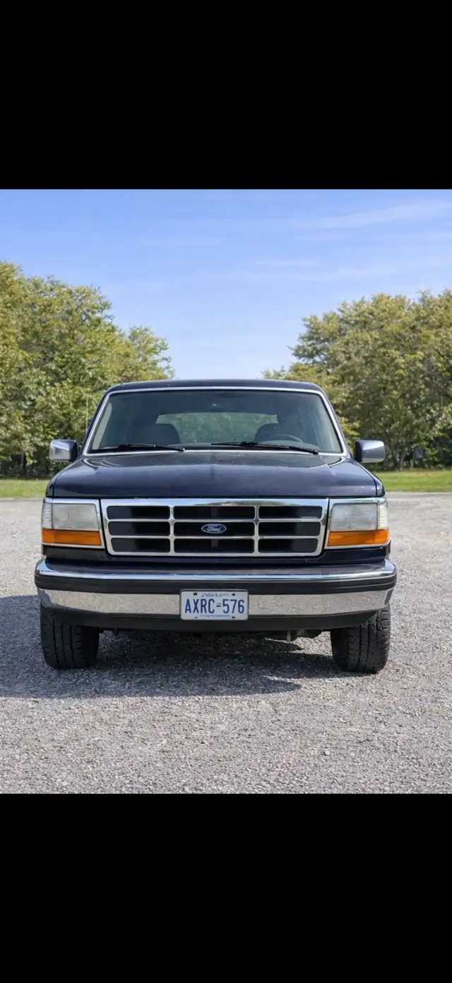 1992 ford bronco in Classic Cars in St. Catharines - Image 3