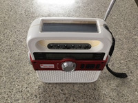 battery/solar/hand crank emergency radio