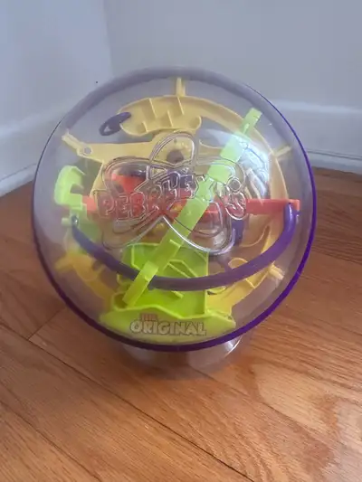 Boule Perplexus : 5$ Jeu de tir à l'arc (Décathlon) : 5$
