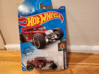Hot Wheels Bone Shaker HW Dream Garage 7/10 Diecast Car New Box