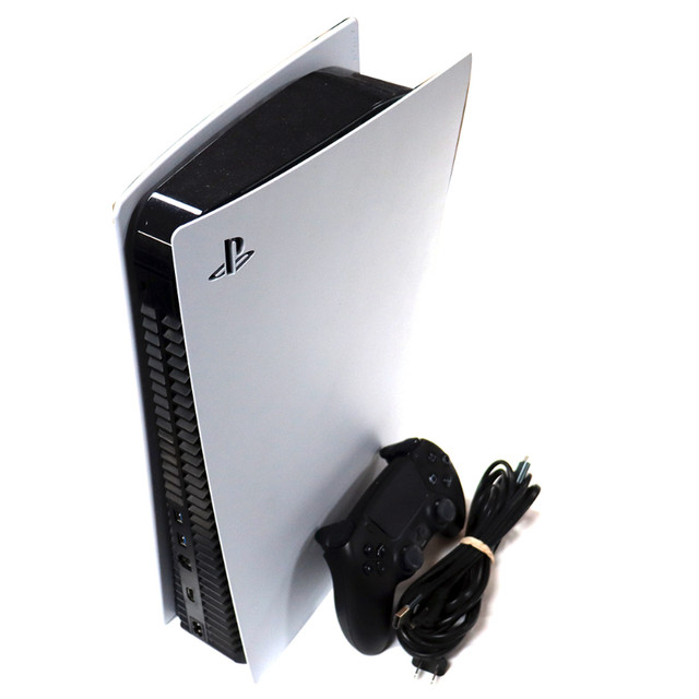 Sony PS5 w/ 1 Controller (Digital version, no discs) in Sony Playstation 5 in Saint John - Image 2