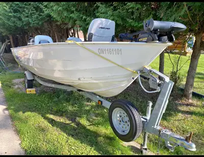 16 foot boat, 40 HP Mercury motor, hummingbird helix 7 GPS fish finder, trolling motor, 4 pedestal s...