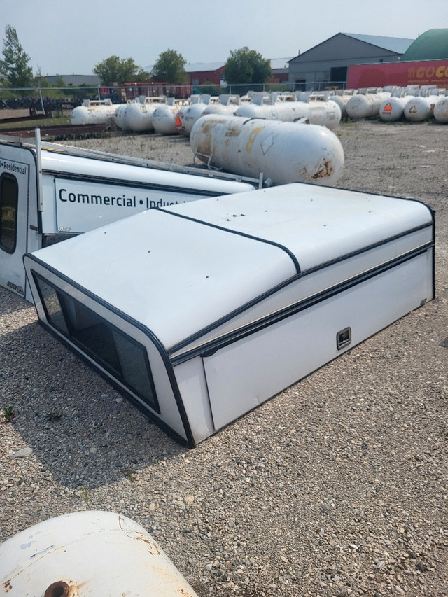 Dodge Ram 8' White Leer Contractor High Rise Truck Cap in Other Parts & Accessories in Kitchener / Waterloo