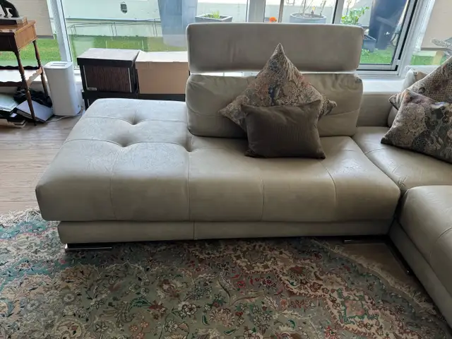 Art Shoppe Italian Leather Sectional in Couches & Futons in City of Toronto - Image 6