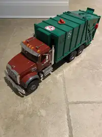 Bruder Mack Granite Garbage Truck
