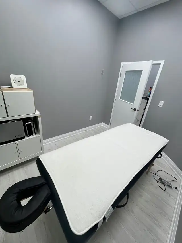 Clinic Room Rental in Mississauga in Commercial & Office Space for Rent in Oakville / Halton Region - Image 4
