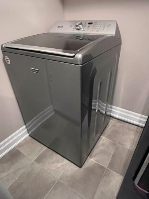 Maytag Commercial Technology Washing machine in Washers & Dryers in London - Image 3