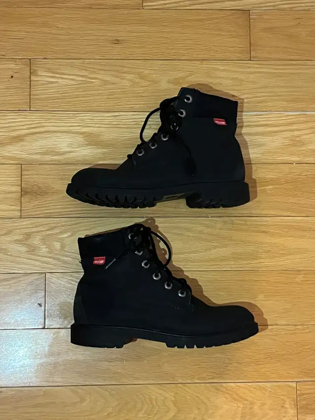 Timberland 6 Inch Premium Boots Black US7 Women/US5.5 Men in Women's - Shoes in Markham / York Region - Image 5