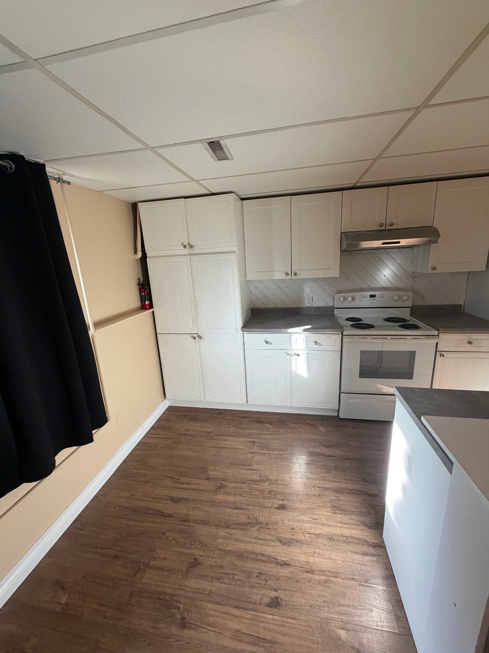 Basement apartment for rent 1600$ all inclusive 4