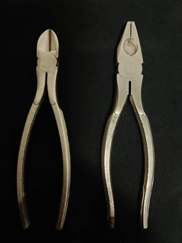 Mastercraft 8-Inch Lineman Pliers & Side Cutters in Hand Tools in Abbotsford - Image 2