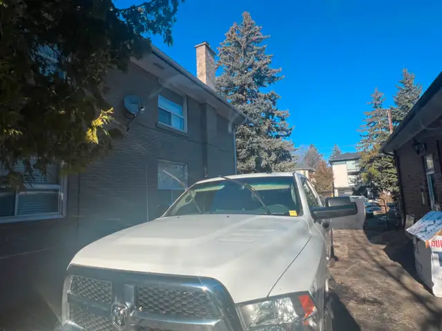 ram 3500 SLT crew cab 4x4 pickup truck in Cars & Trucks in Markham / York Region - Image 6