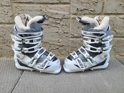 Salomon ski boots 22/US size 5 for women, View more