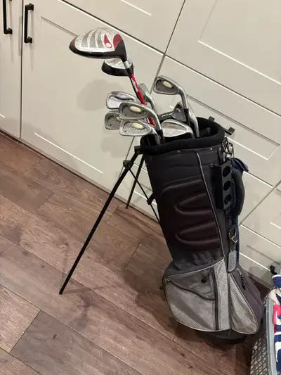 men’s right handed golf clubs and bag, View more