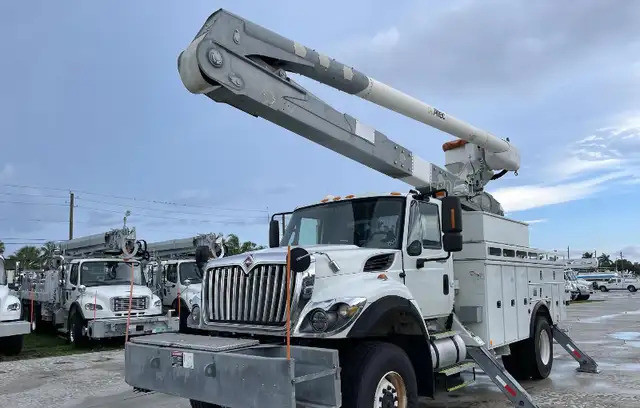 2014 IHC Altec AA55-MH Bucket Truck Unit in Other in Thunder Bay