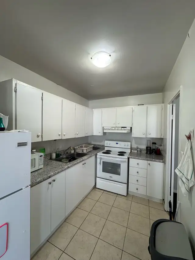 Private room for rent for female in Room Rentals & Roommates in City of Toronto - Image 6