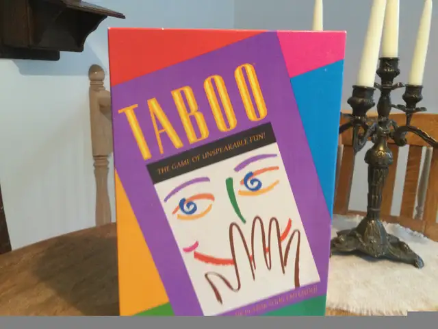 Jeu TABOO adulte jeux TABOO kids RARES.  bilingues 25 $ chacun in Toys & Games in Laval / North Shore - Image 3