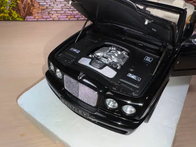 1:18 Minichamps Bentley Azure Convertible (2006) Diecast Model N in Arts & Collectibles in Mississauga / Peel Region - Image 10