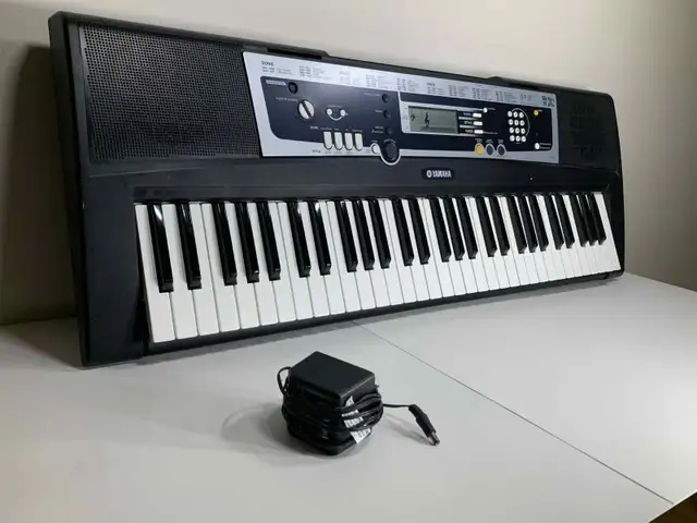 Yamaha YPT-210 Keyboard + Adapter | Good Finds62863270258177121