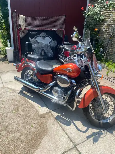 Motorcycle in good condition Orange exterior 750cc Milage is in Miles not Km (11764m)