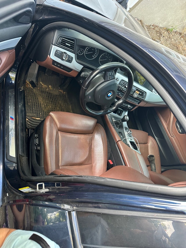 2011 bmw 550i manual 6 speed — photo 5