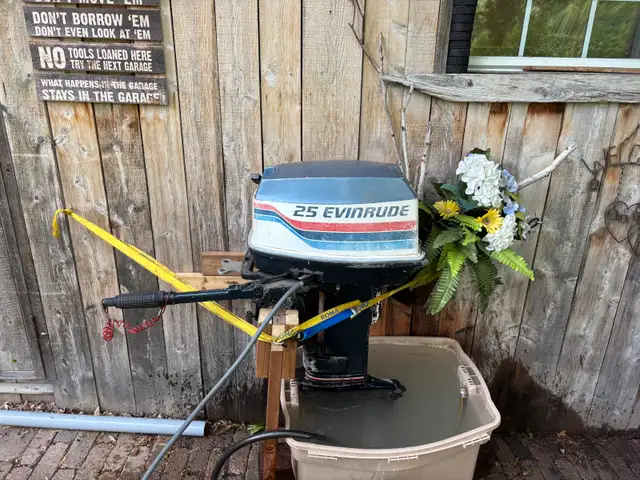 25HP Evinrude Boat Motor in Water Sports in Cornwall - Image 4