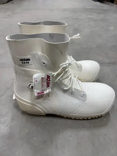 Size 14 Canadian Armed Forces Arctic Bunny Boots, View more