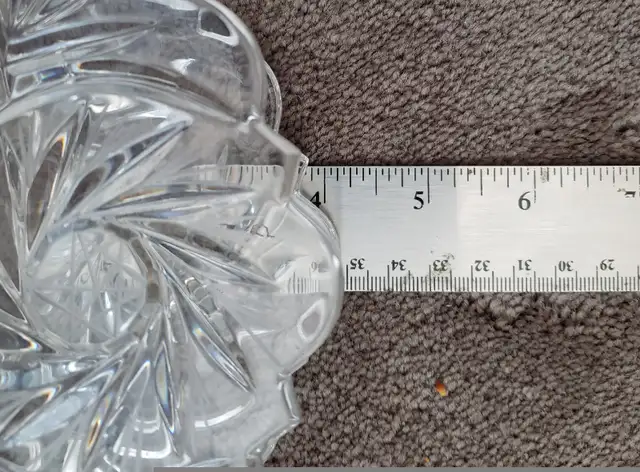 VINTAGE CUT CRYSTAL NAPKIN HOLDER or LETTER HOLDER 6 x 2 x 4 IN in Home Décor & Accents in Laval / North Shore - Image 9