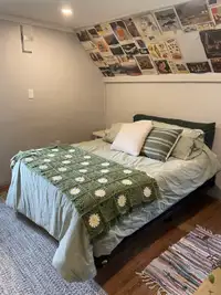 Massive bedroom for rent in student house
