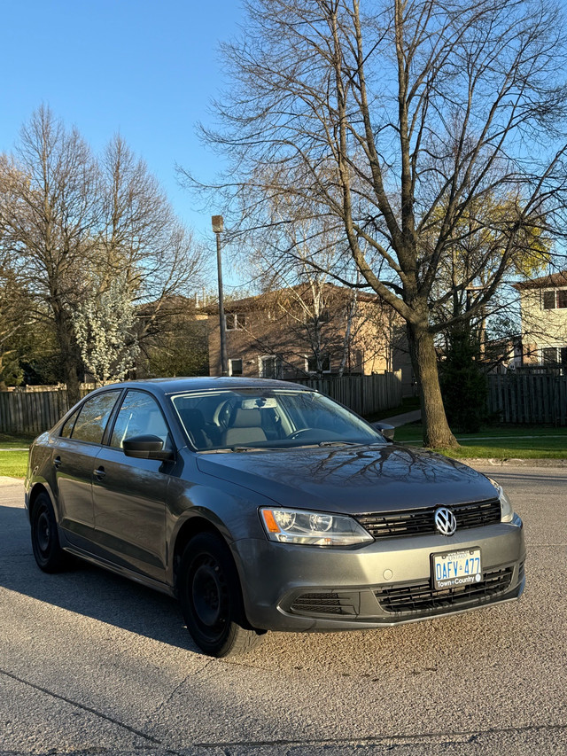 2012 volkswagen jetta in Cars & Trucks in Oshawa / Durham Region - Image 2