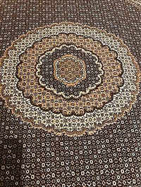 Like New around shape area rug 8ft