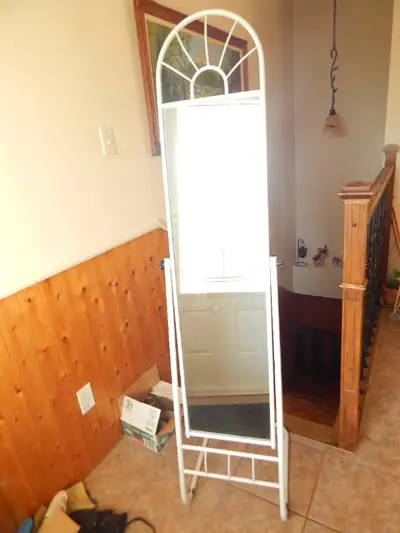 miroir sur pied blanc, View more