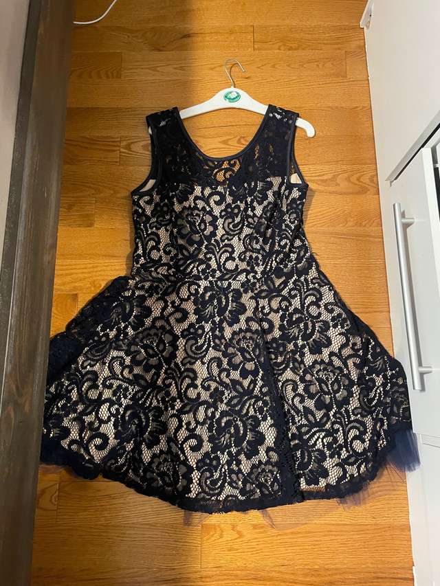 Betsy Adam Cocktail Dress, lace, size 12P Navy blue in Women's - Dresses & Skirts in Oakville / Halton Region - Image 2